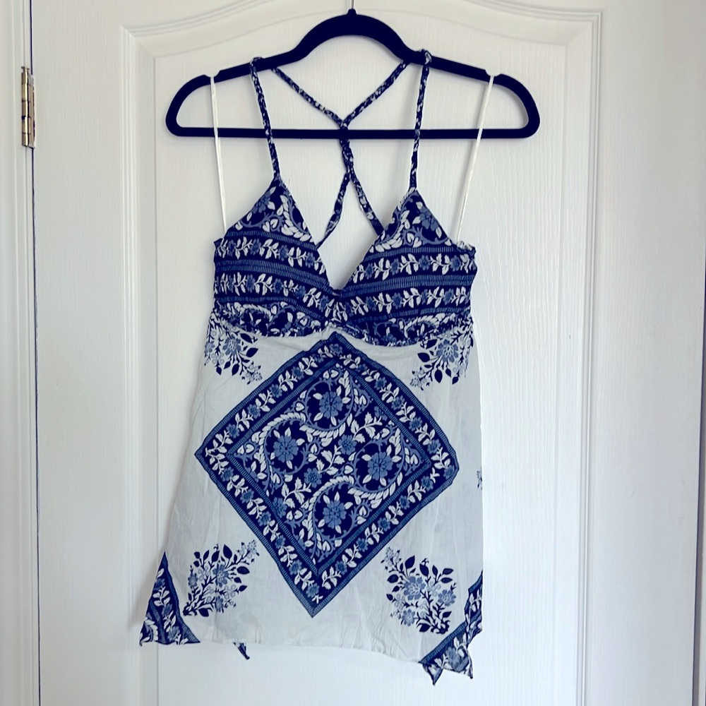 GUESS - beautiful, cotton handkerchief style tank with formed cups
